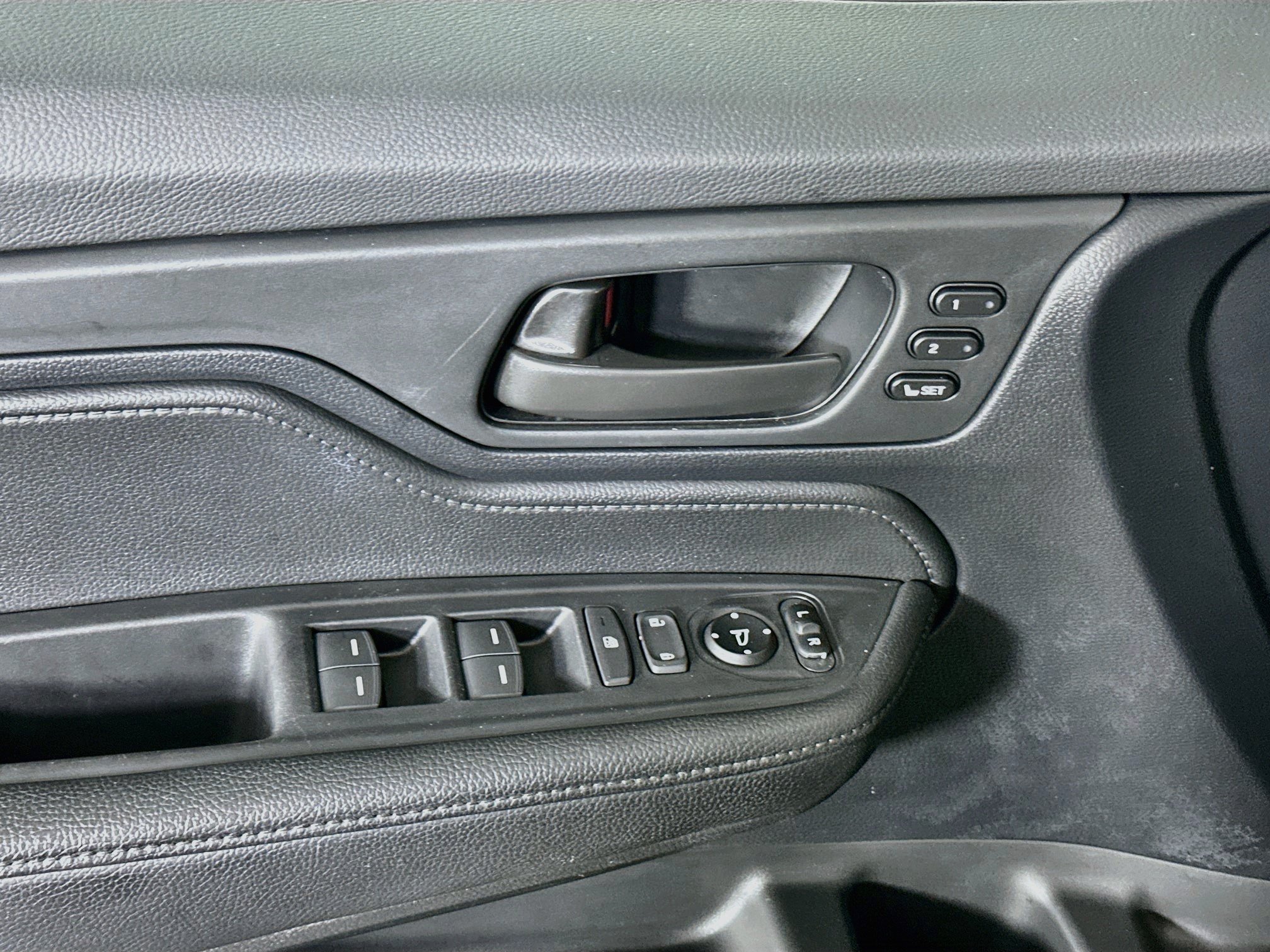 Used 2024 Honda Odyssey EX-L image 15