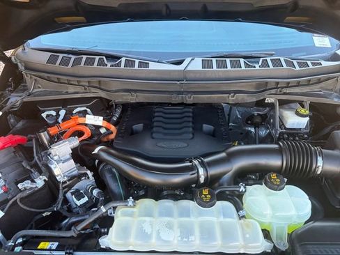Used 2022 Ford F150 Lariat w/ Equipment Group 502A High AWD/4WD image 20
