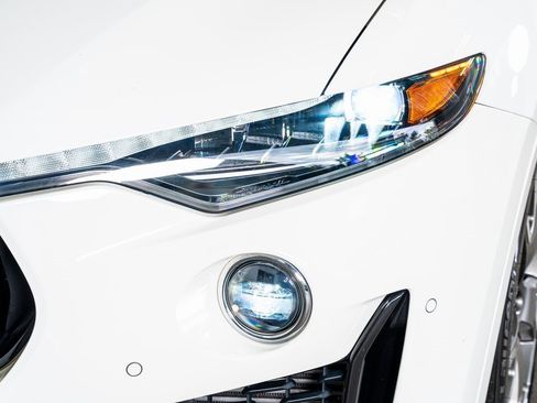 Used 2022 Maserati Levante Modena image 13