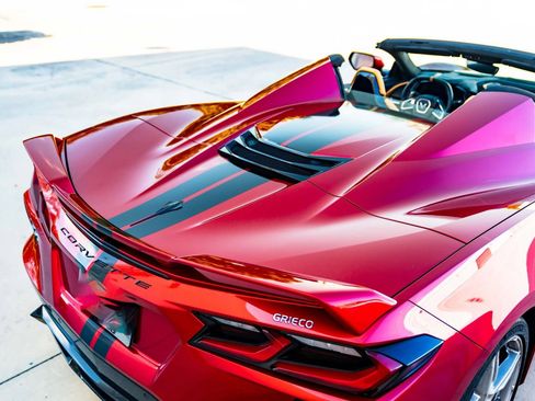 Used 2021 Chevrolet Corvette Stingray Premium Conv w/ Z51 Performance Package RWD image 19