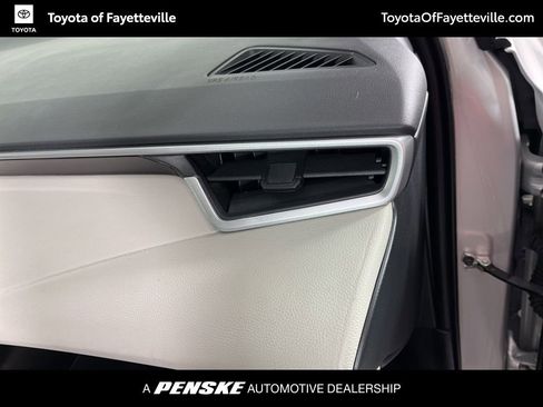 Used 2022 Toyota Corolla LE image 17