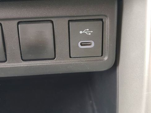 Used 2025 Toyota Corolla Cross L FWD image 17