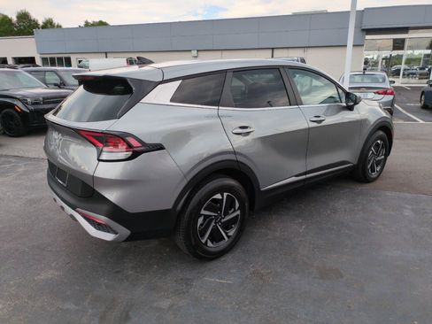 Used 2025 Kia Sportage LX FWD image 7