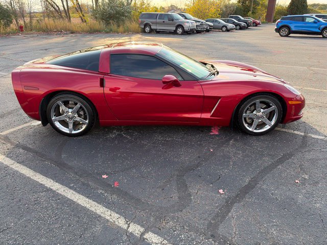 Used 2005 Chevrolet Corvette Coupe w/ Preferred Equipment Group RWD image 7