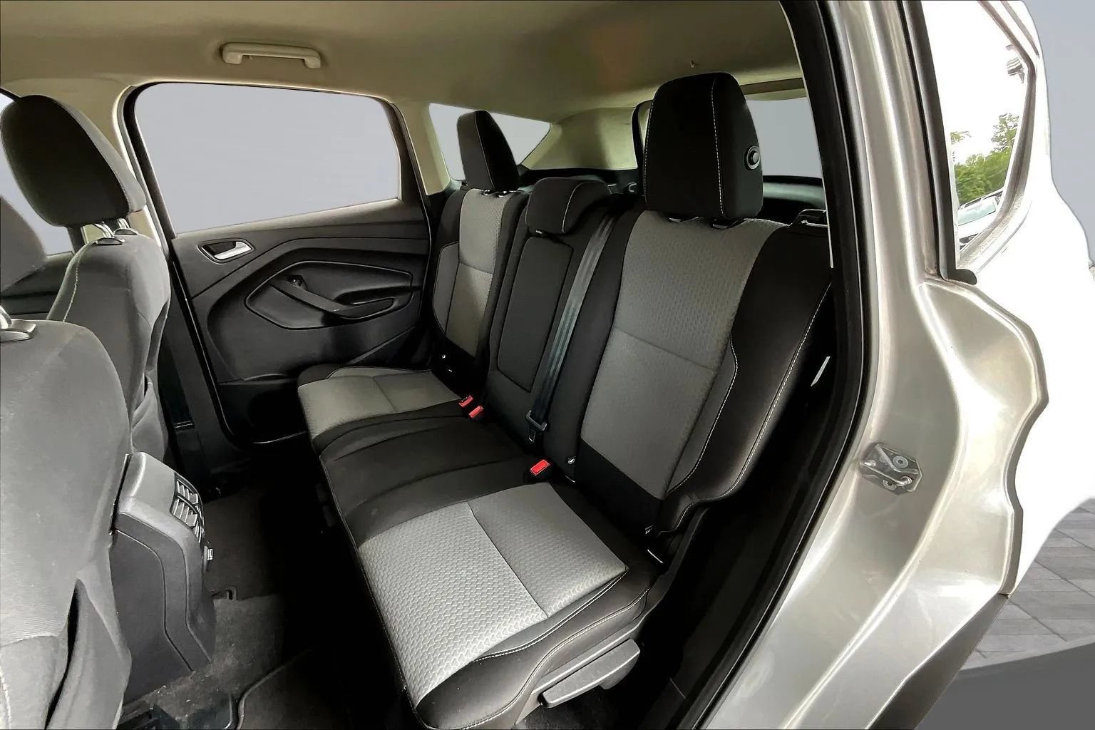 Used 2017 Ford Escape SE FWD image 19