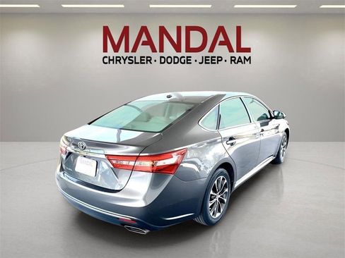 Used 2017 Toyota Avalon XLE Premium image 6