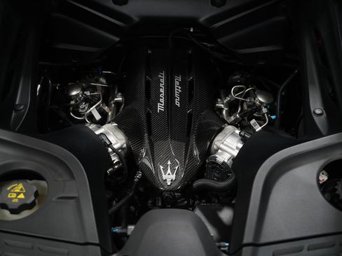 Used 2022 Maserati MC20 Coupe image 31