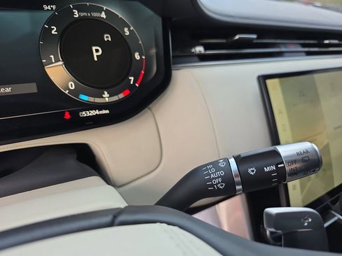 Used 2022 Land Rover Range Rover SE image 23