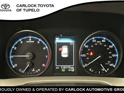 Used 2018 Toyota RAV4 XLE w/ Plus Extra Value Package FWD image 21