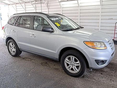 Used 2010 Hyundai Santa Fe GLS FWD image 2