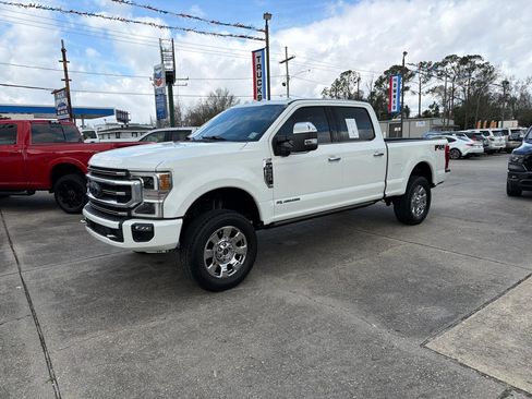 Used 2020 Ford F250 Platinum w/ FX4 Off-Road Package image 2