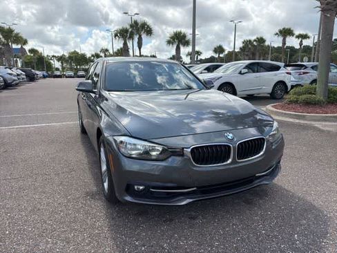Used 2017 BMW 330i xDrive Sedan AWD/4WD image 8