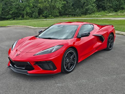 Used 2024 Chevrolet Corvette Stingray Coupe w/ Battery Protection Package RWD image 3