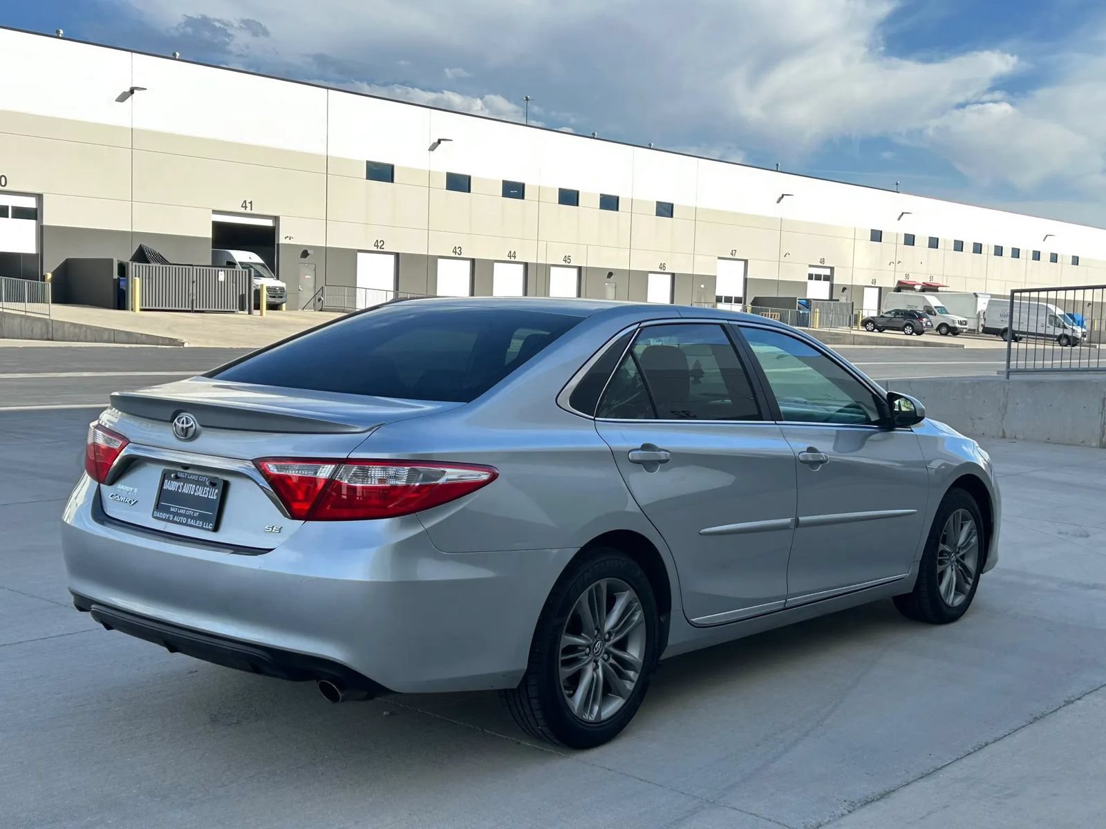 Used 2016 Toyota Camry SE FWD image 5