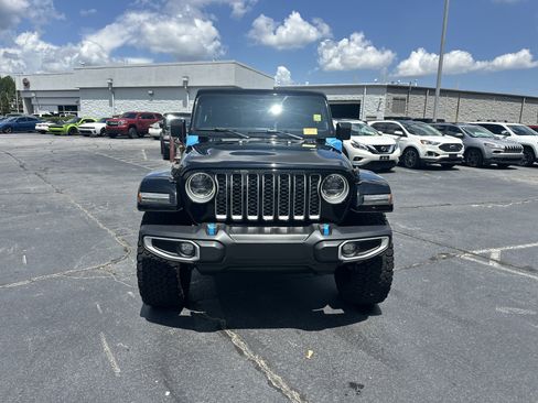 Used 2023 Jeep Wrangler Unlimited Sahara AWD/4WD image 4