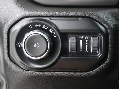 Used 2021 Jeep Wrangler Unlimited Sport AWD/4WD image 26