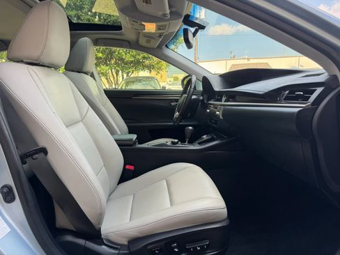 Used 2013 Lexus ES 350 w/ Premium Pkg FWD image 22