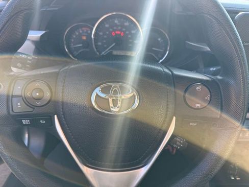 Used 2015 Toyota Corolla LE image 2