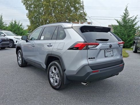 New 2025 Toyota RAV4 XLE image 7