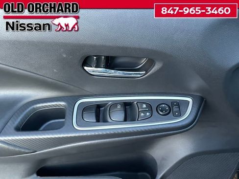 Used 2025 Nissan Versa SR image 8