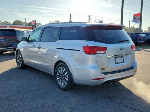 Used 2015 Kia Sedona SX image 4