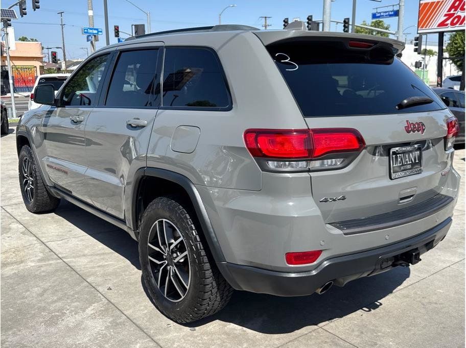 Used 2020 Jeep Grand Cherokee Trailhawk w/ Trailhawk Luxury Group AWD/4WD image 5