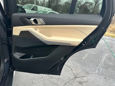 Used 2022 BMW X5 sDrive40i w/ Parking Assistance Package image 17