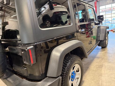 Used 2017 Jeep Wrangler Unlimited Sport AWD/4WD image 43