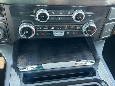 Used 2024 Ford F250 Lariat w/ Chrome Package AWD/4WD image 52