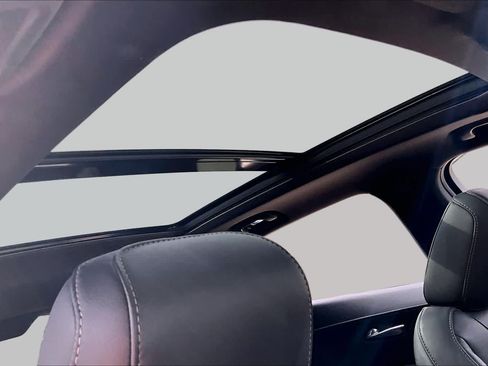 Used 2019 Cadillac XT4 Premium Luxury w/ Cold Weather Package FWD image 14