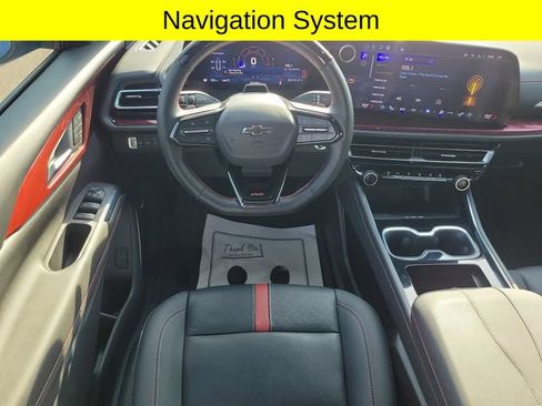 Used 2024 Chevrolet Traverse RS AWD/4WD image 9
