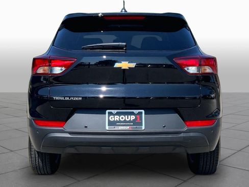 Used 2026 Chevrolet TrailBlazer LS w/ LS Convenience Package FWD image 5