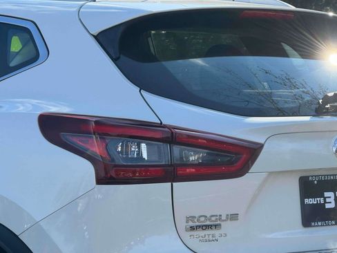 Used 2022 Nissan Rogue Sport SV w/ Technology Package image 8