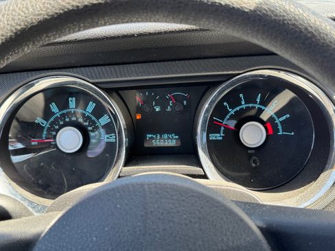 Used 2010 Ford Mustang Coupe RWD image 23