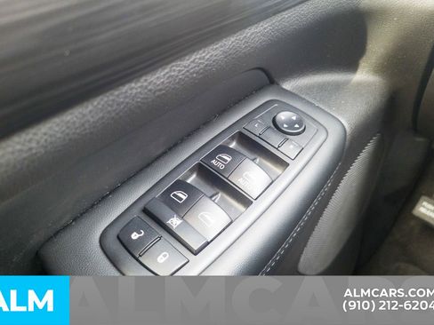 Used 2019 Jeep Grand Cherokee Altitude image 33