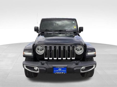 Used 2020 Jeep Gladiator Overland image 2