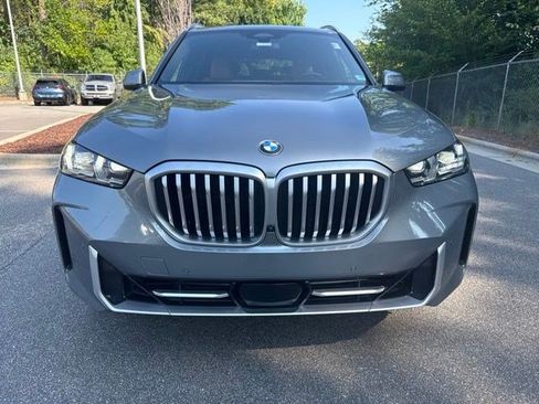Certified 2024 BMW X5 xDrive40i w/ Premium Package AWD/4WD image 2