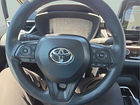 Used 2025 Toyota Corolla LE FWD image 11