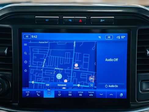 Certified 2023 Ford F150 Lariat w/ Equipment Group 502A High image 31