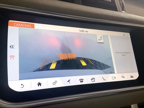 Used 2017 Land Rover Range Rover Evoque SE Premium image 26