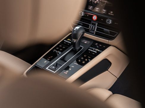 Certified 2026 Porsche Macan S AWD/4WD image 30