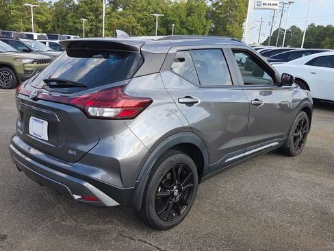 Used 2024 Nissan Kicks SR w/ Interior Electronics Package FWD image 13