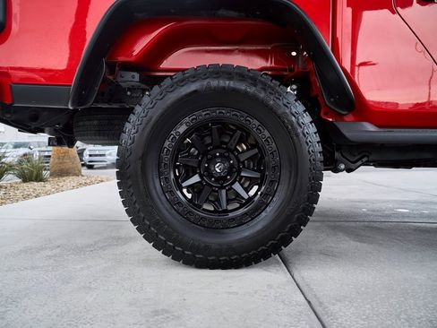 Used 2021 Jeep Gladiator Sport image 12