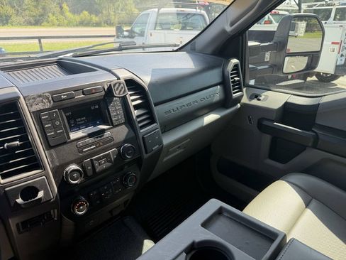 Used 2019 Ford F550 2WD Regular Cab Super Duty image 10