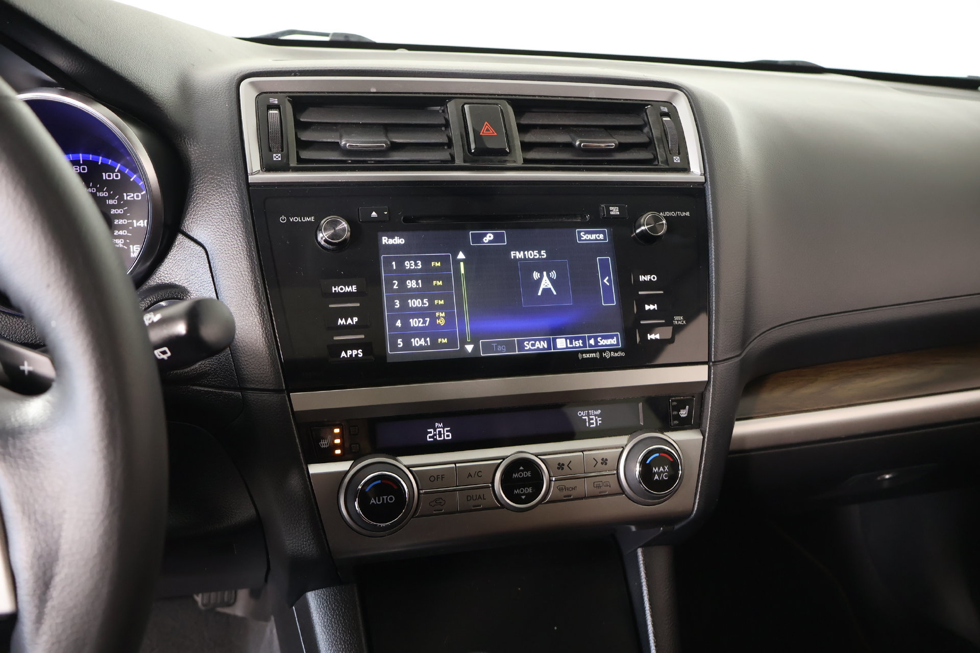 Used 2017 Subaru Outback 3.6R Touring AWD/4WD image 5
