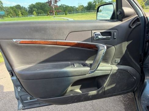 Used 2012 Lincoln MKZ FWD image 16
