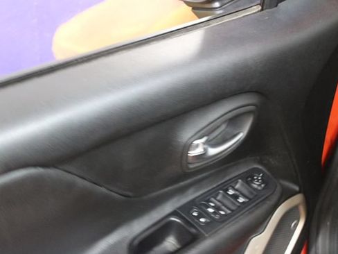 Used 2016 Jeep Renegade 75th Anniversary FWD image 14