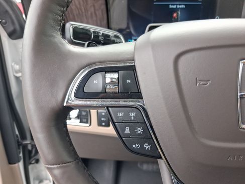 Certified 2023 Lincoln Navigator Reserve RWD image 17