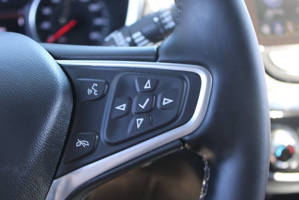 Used 2023 Chevrolet Equinox Premier AWD/4WD image 38