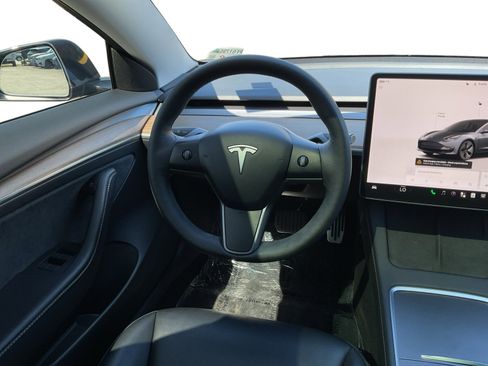 Used 2023 Tesla Model 3 Standard Range RWD image 11